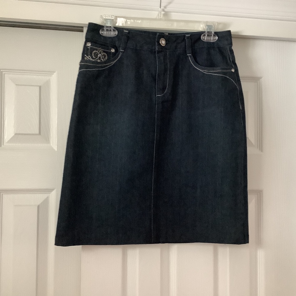 Denis skirt.